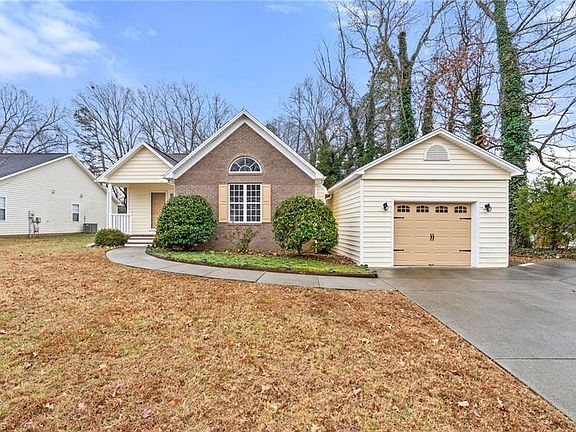 3rd image of 2472 Joshua Ln