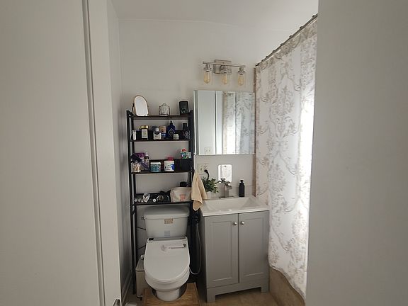 5th image of 5721 N Kimball Ave APT 2