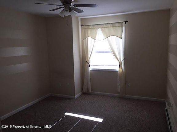 5th image of 4012 Pond View Dr