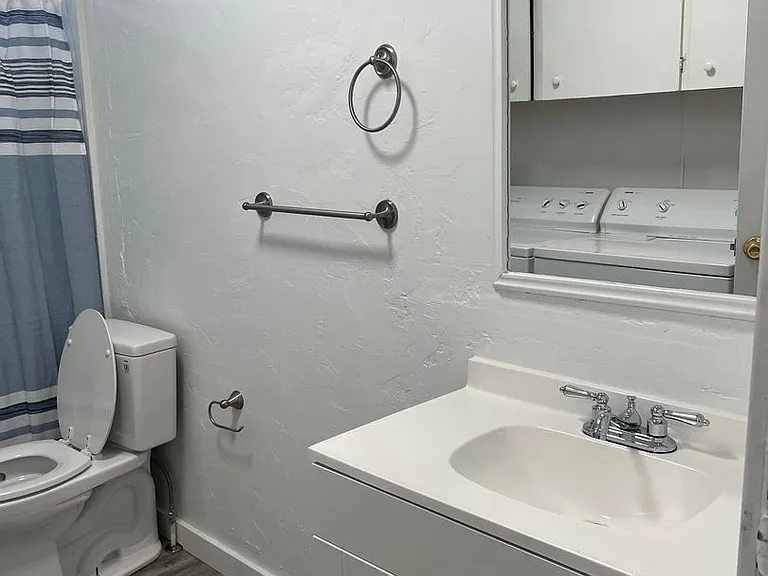 514 Laurel St — Photo 16