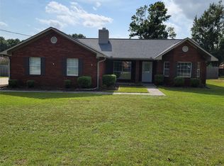 14 Stratford Ln, Enterprise, AL 36330