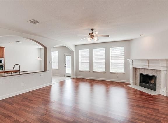 5th image of 2928 Blue Lake Dr