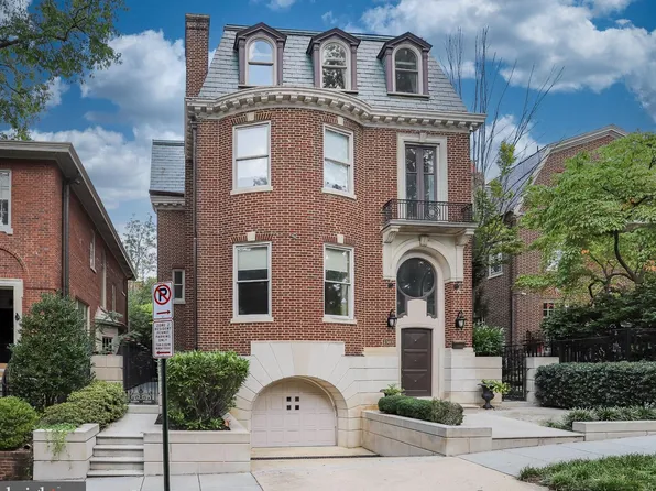 2303 Bancroft Pl NW, Washington, DC 20008
