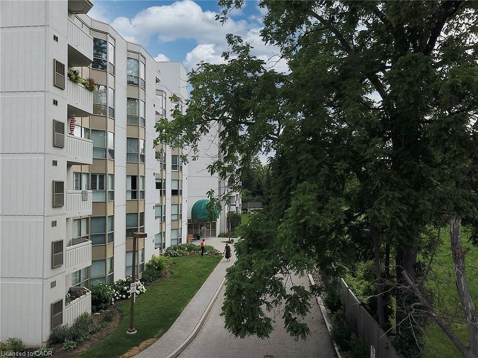 1st image of 3267 King St E #505