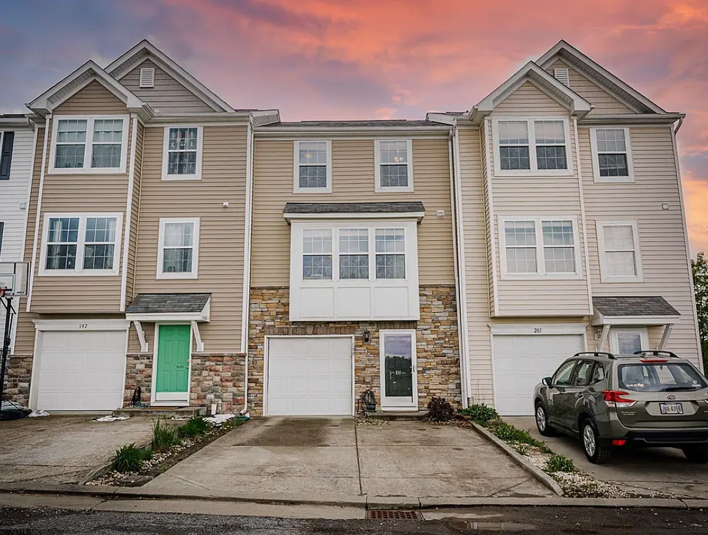 199 Birds Eye View - Beautiful Townhome — Photo 1