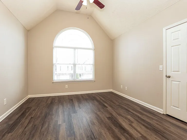 606 Nixon Way — Photo 10