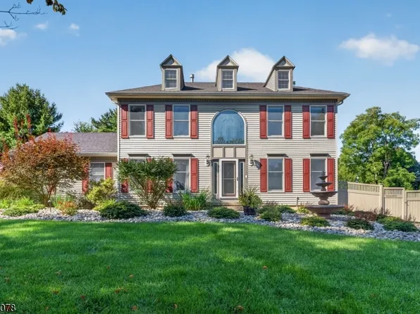 2 Saint Andrews Dr, Washington Twp., NJ 07882