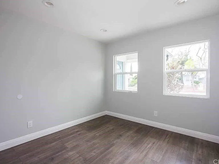 7758 Tujunga Ave — Photo 11