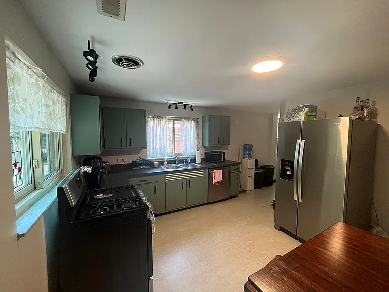 614 Garrard St #2 — Photo 9