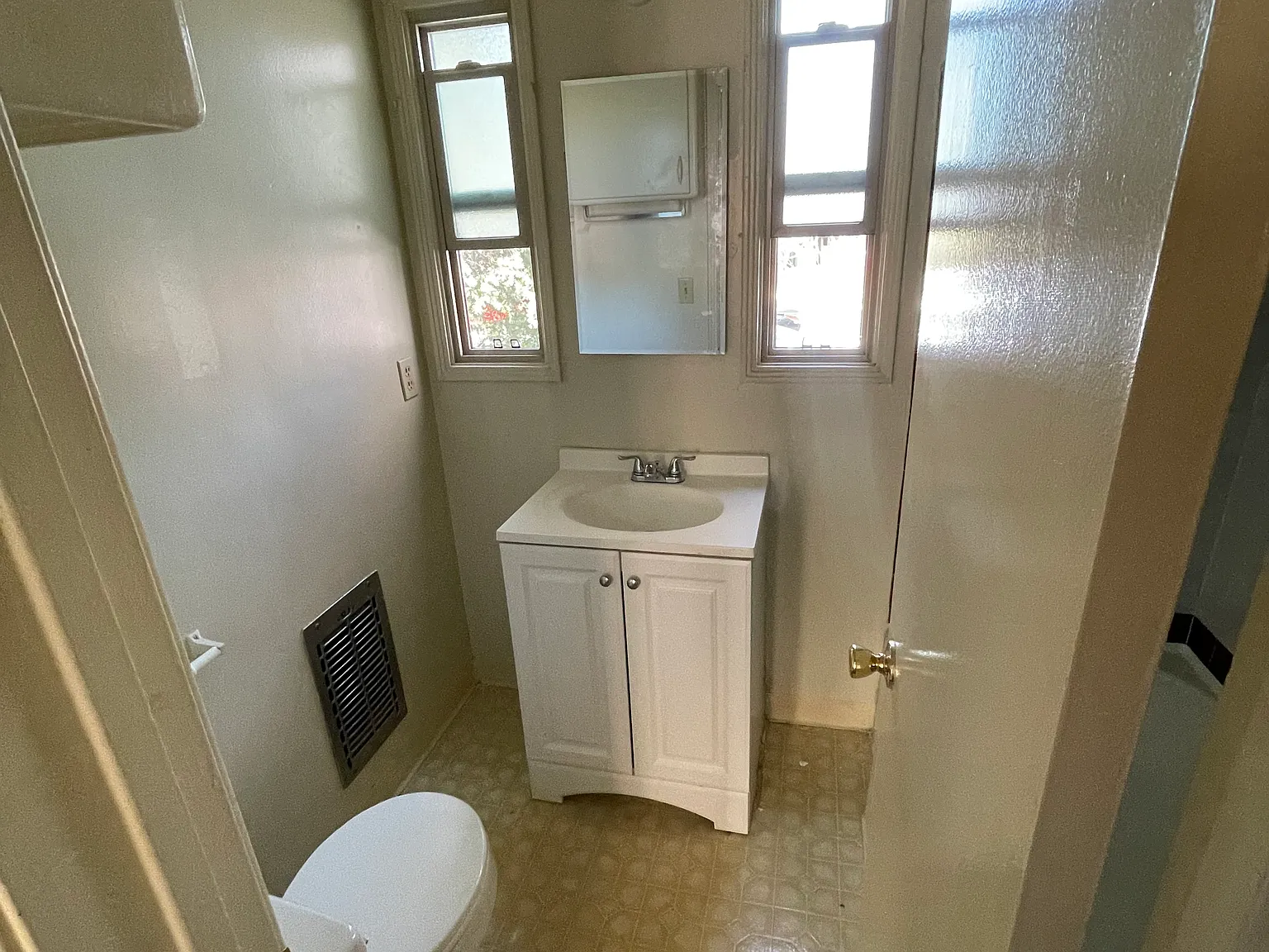 1 bed, 800 sqft, $2,200 — Photo 4