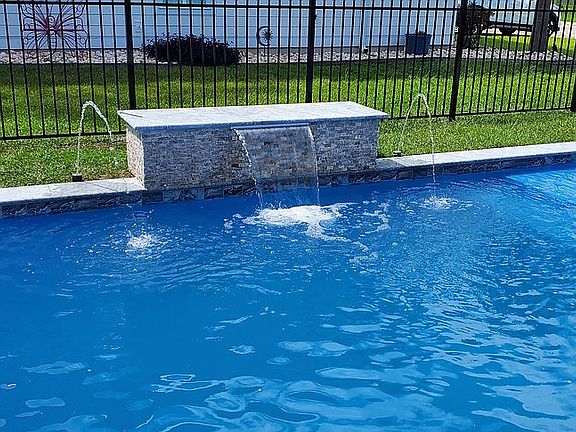 Pool Water Features