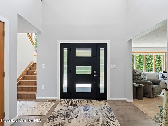 5th image of 2526 Country Club Dr