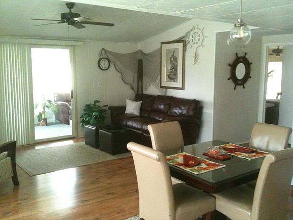 5th image of 718 Royal Palm Ave