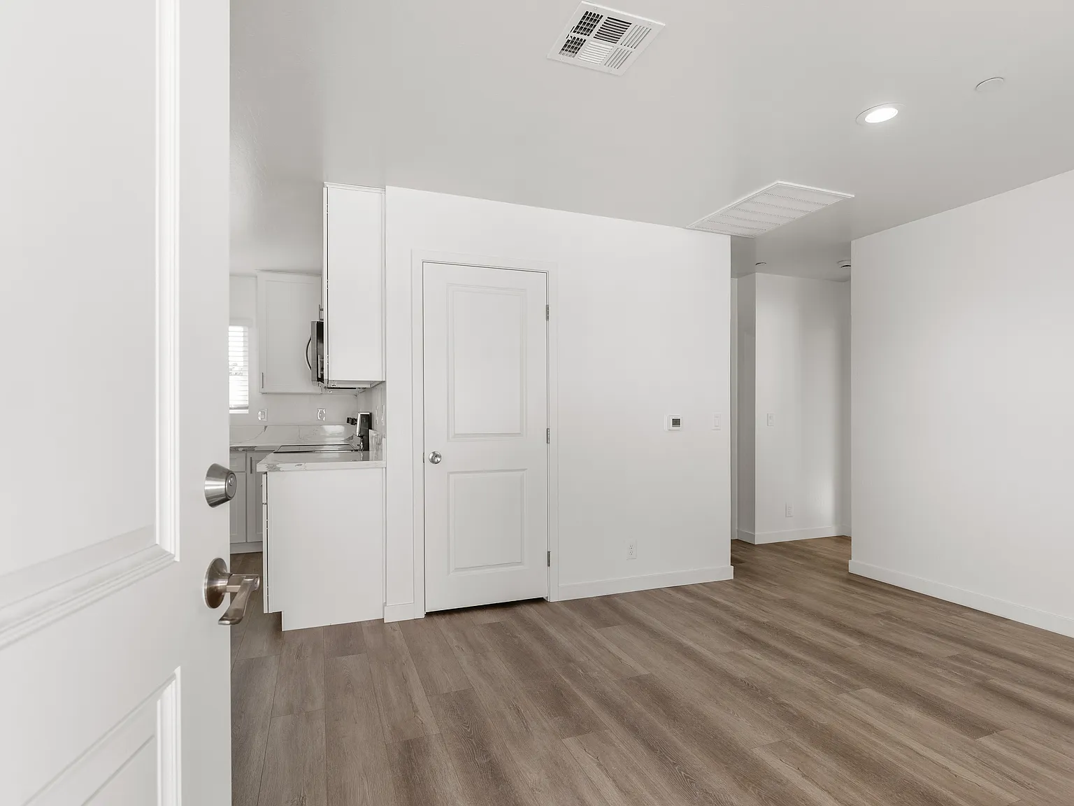 2 bed, 820 sqft, $1,495 — Photo 3