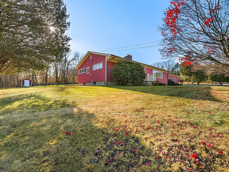 67 Barclay Dr — Photo 24