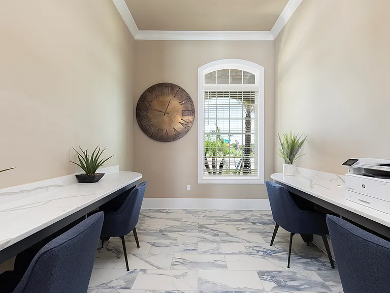 Cocoa Grand Apartments — Photo 20
