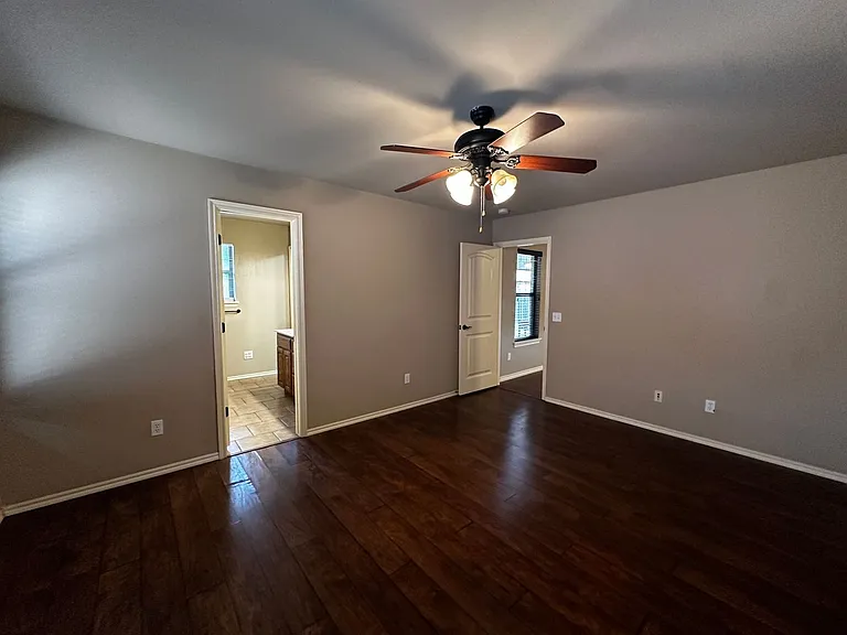 1015 NW 29th St — Photo 24