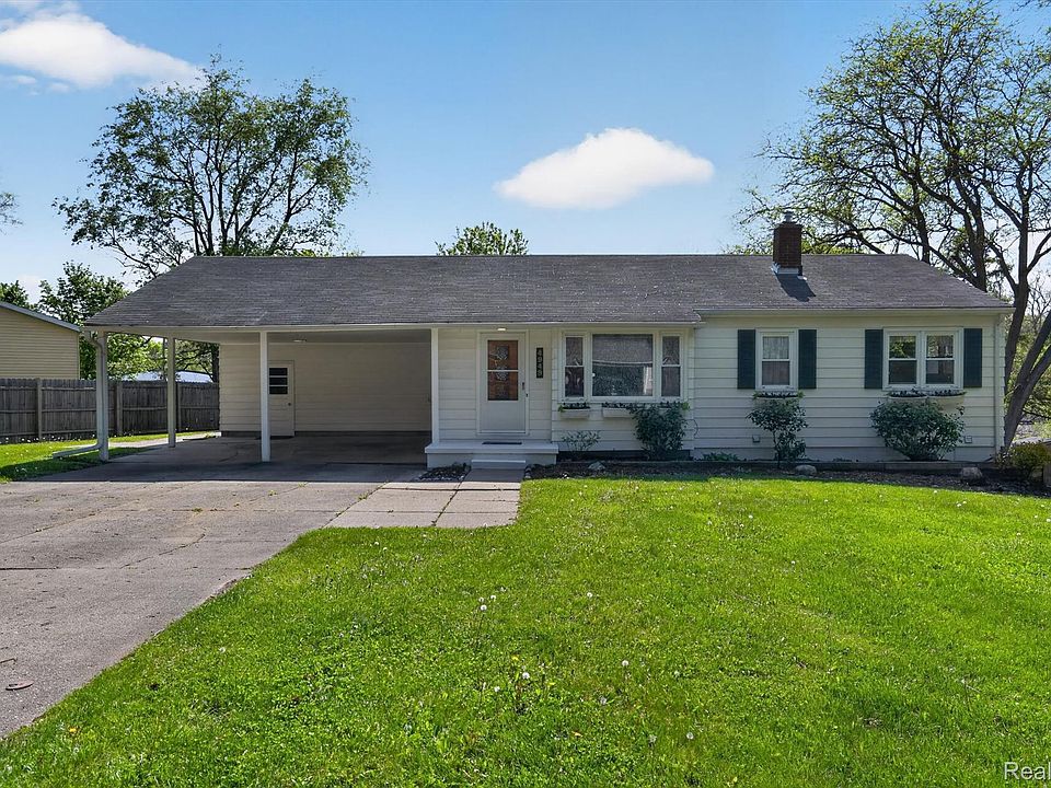 1st image of 4949 Algonquin Way