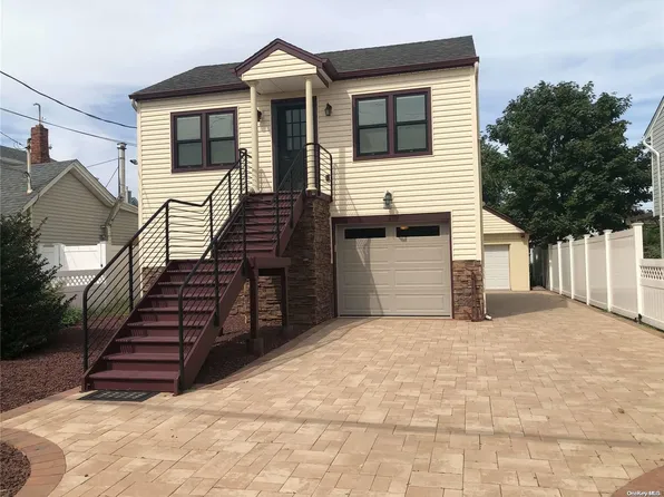 3 Cape Road, Amity Harbor, NY 11701
