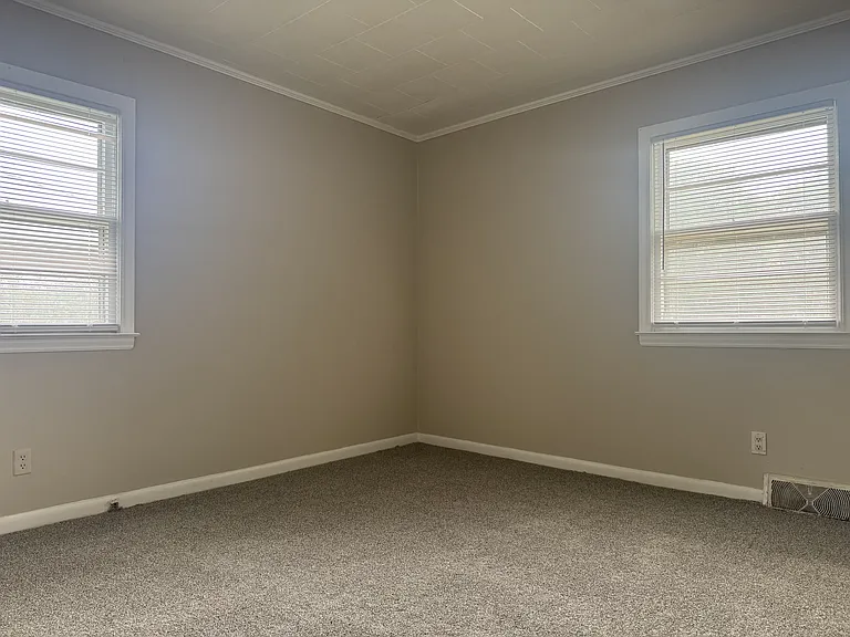 406 E Park Dr — Photo 10