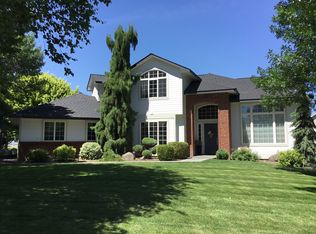 118 Mesa Dr, Richland, WA 99352