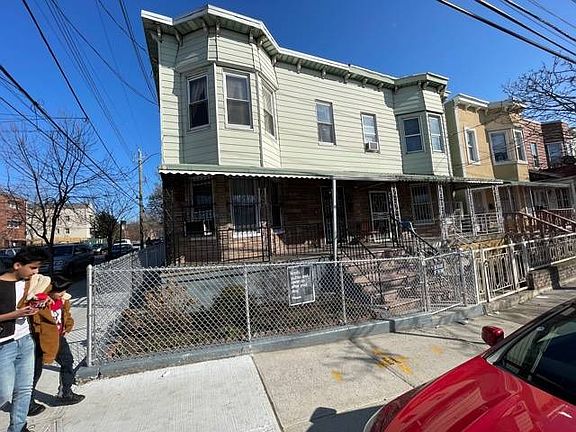 2nd image of 4044 Barnes Ave