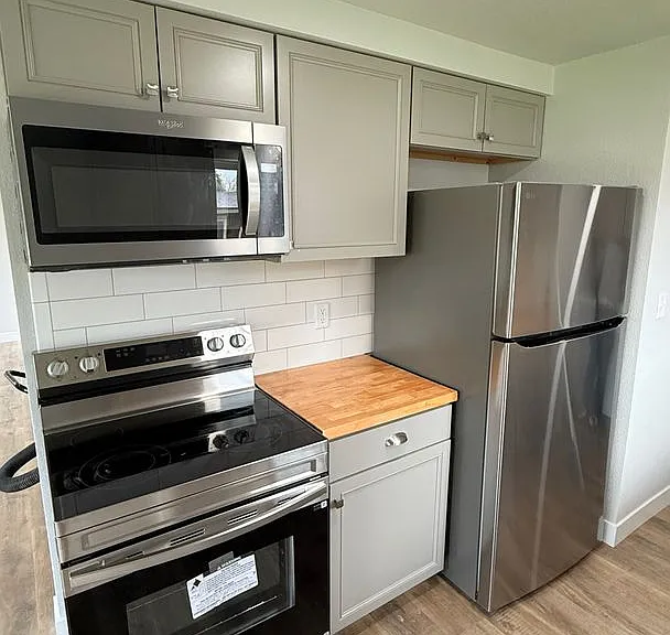 301 S Columbus Ave — Photo 1