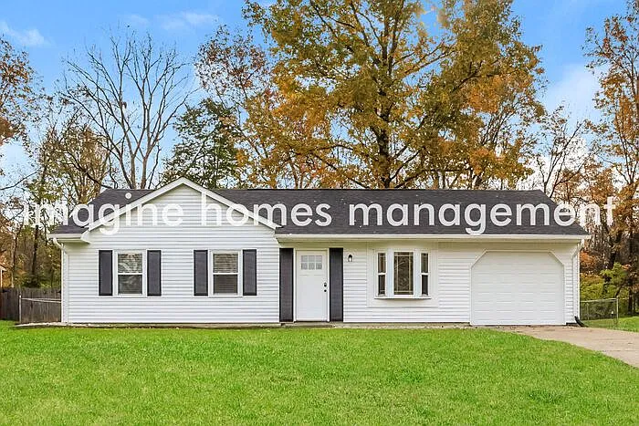 3 bed, 1.0 bath, 900 sqft, $1,959 — Photo 1