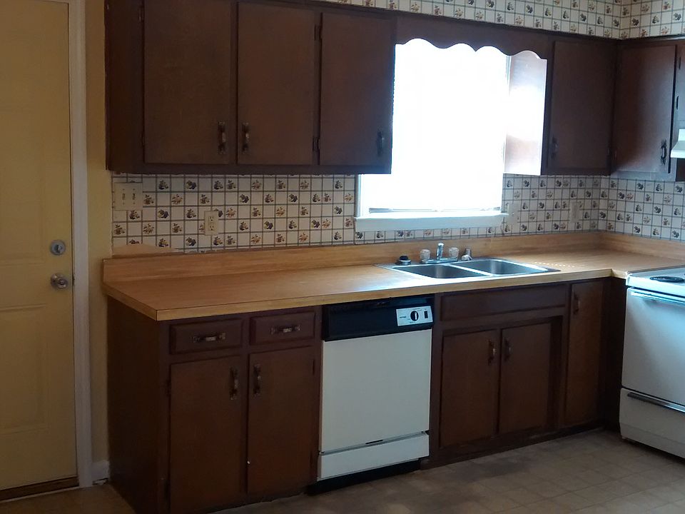 1st image of 209 Wildwood Pl APT 2