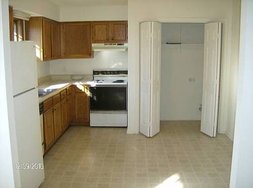 2nd image of 942 Grand Arbre Dr