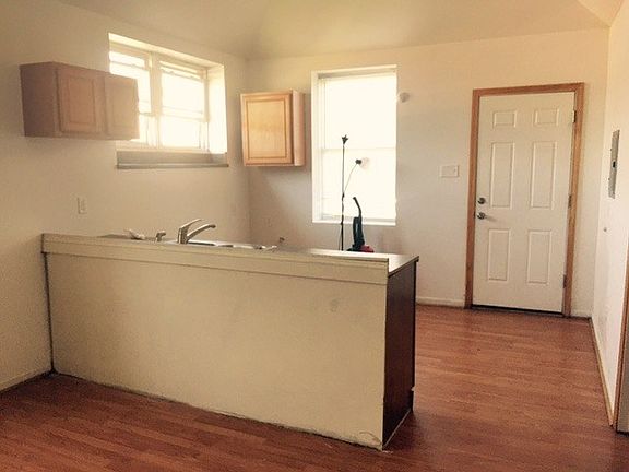 2nd image of 3801 Catalpa St APT 1