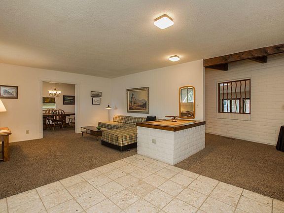 3rd image of 3859 Wood Dr NE