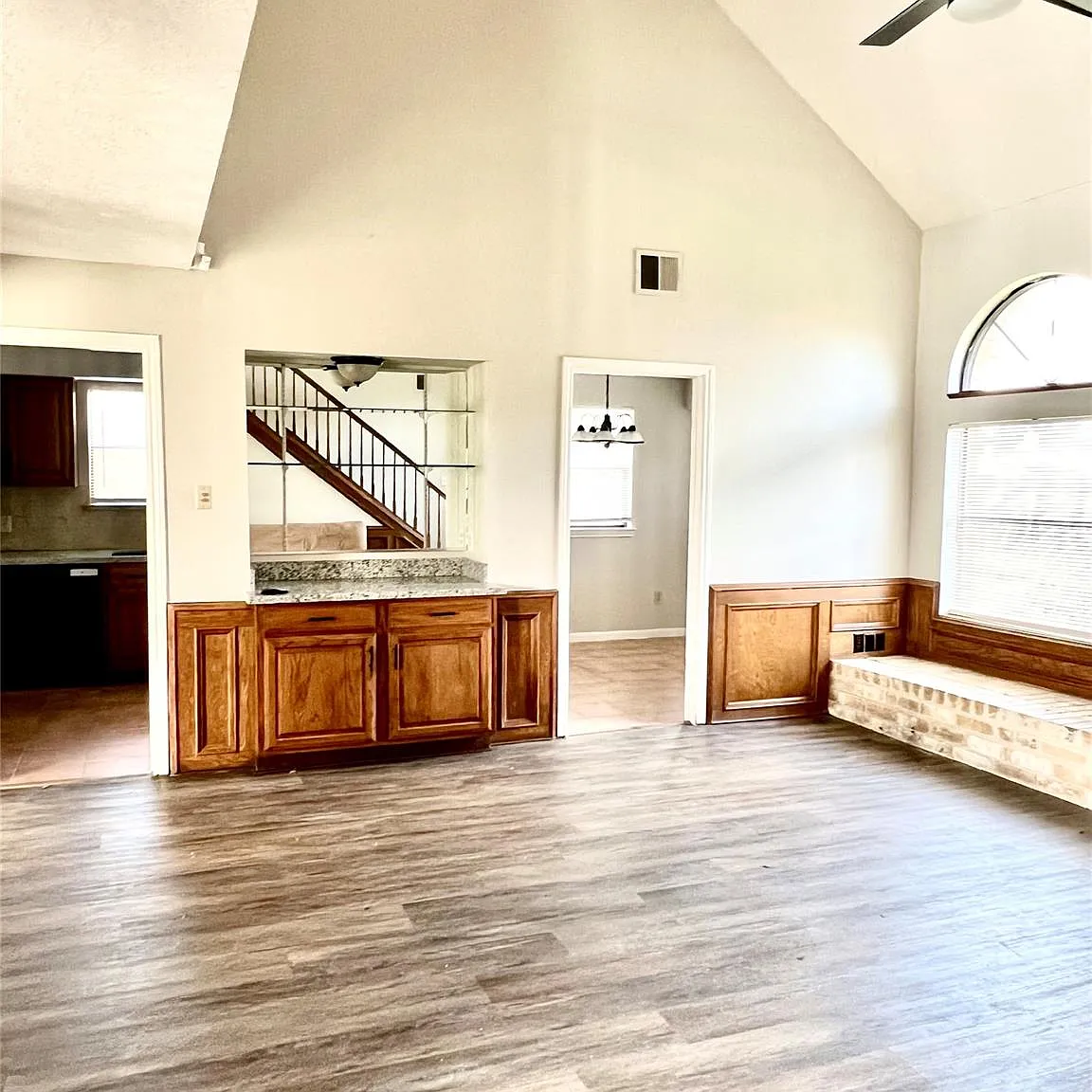 3 bed, 2.5 bath, $2,150 — Photo 2