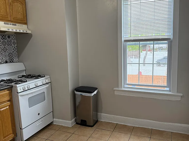 631 Garfield Ave #2 — Photo 3