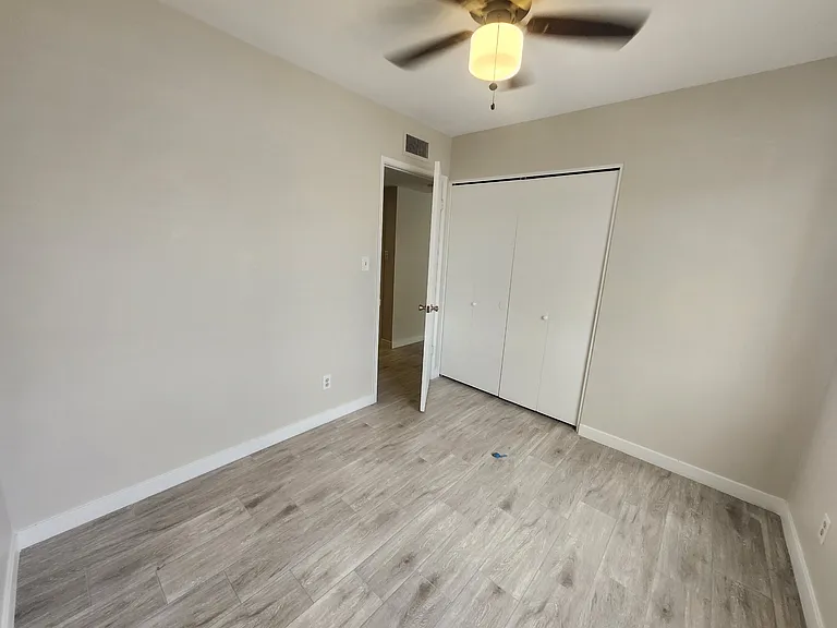 3136 W Port Au Prince Ln — Photo 13