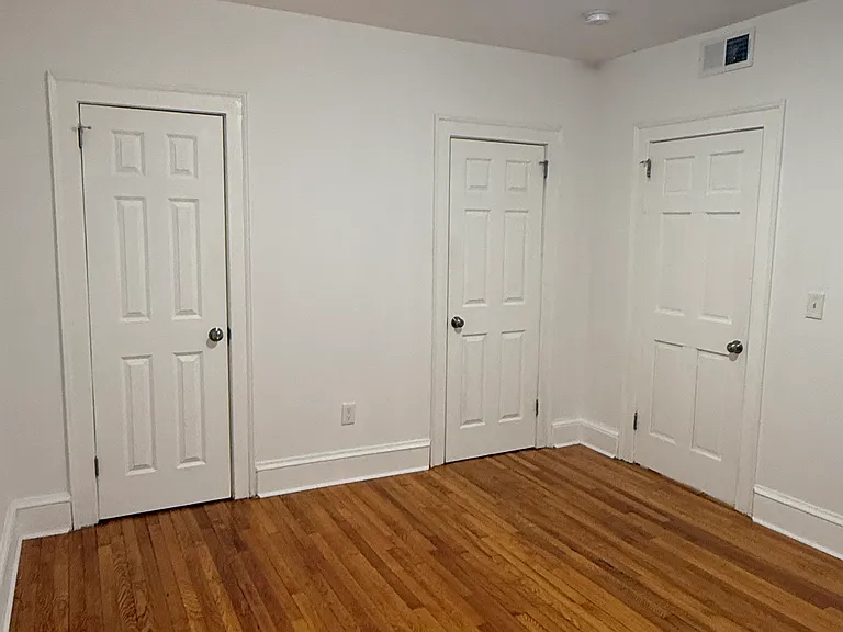 360 Laurel St — Photo 9