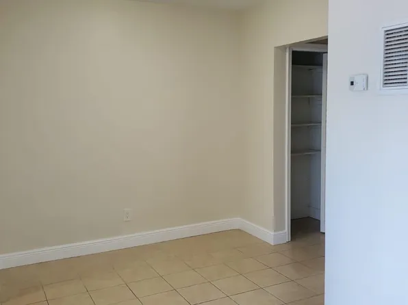 2822 Van Buren St, Hollywood, FL