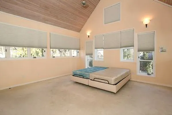 Sold by Trebach Realty | media 15