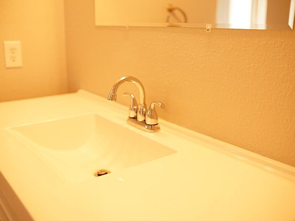 2nd image of 1100 Brashear Ln