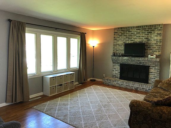 4th image of 605 S Buchanan Dr