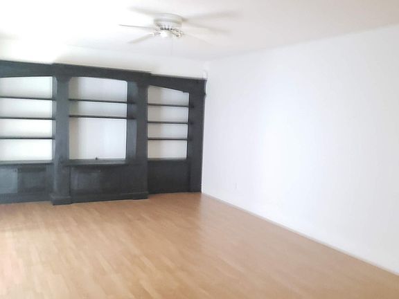 3rd image of 5258 Willow Ct