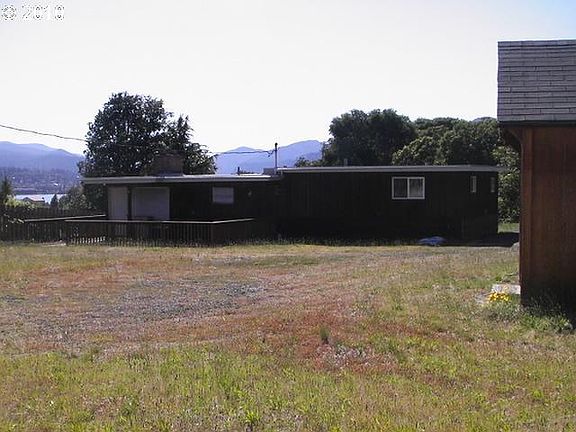 4th image of 416 North Willow