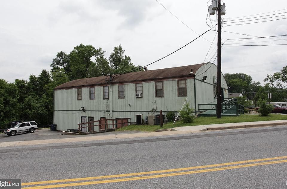 2nd image of 1 Chamber Ave
