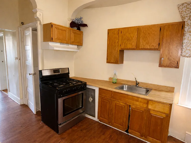 1330 W Hunting Park Ave #2 — Photo 4