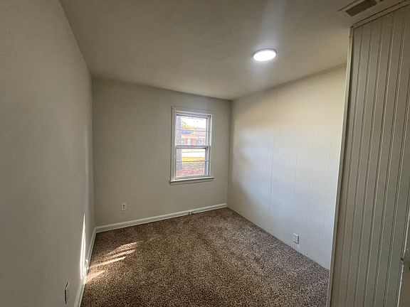 4th image of 932 Elmhurst Ln