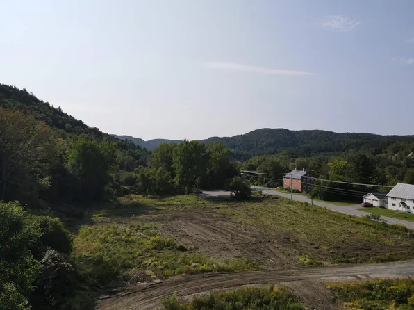 5686 VT Route 14, Royalton, VT 05068