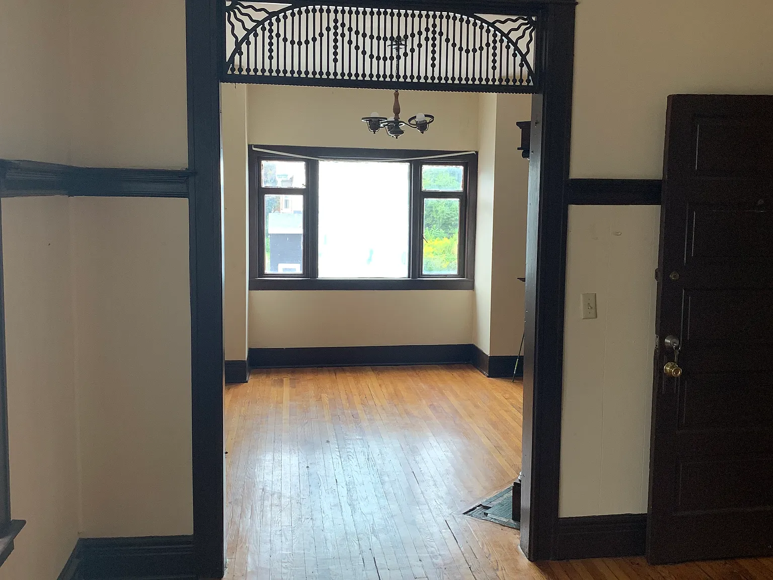 2 bed, $1,100 — Photo 2