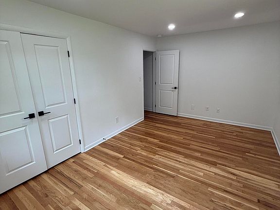 5th image of 708 Hawes Ct Unit A