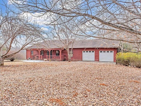 2nd image of 410 Honeysuckle Dr