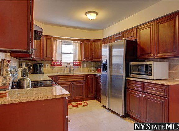 3rd image of 2474 Hysler St